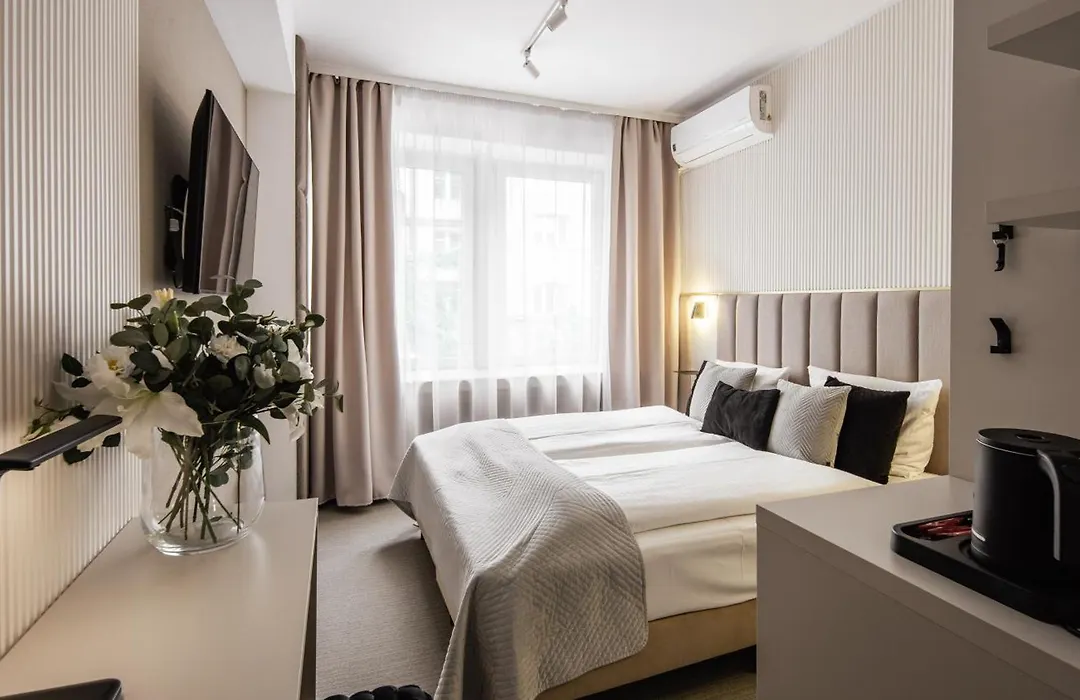 Hotel Delta-1